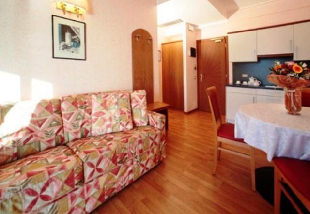 Hotel Residence Villa Beatrice Brenzone sul Garda Eksteriør bilde